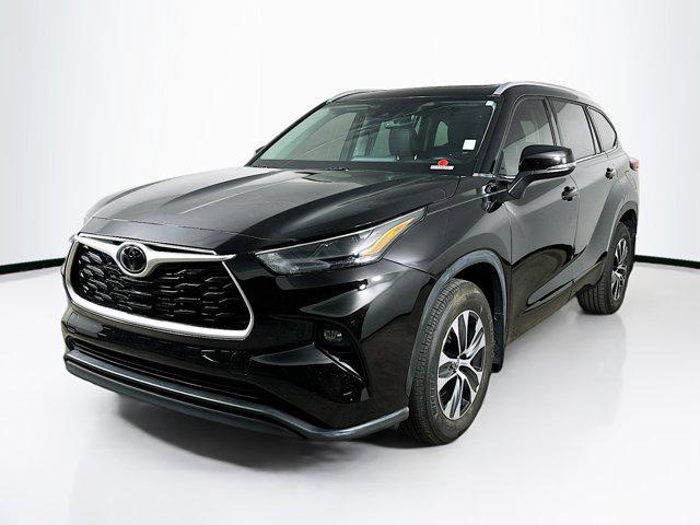 used 2022 Toyota Highlander car, priced at $29,673