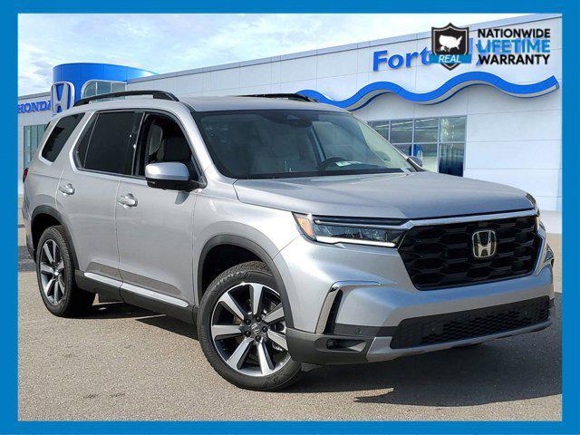 new 2025 Honda Pilot car, priced at $55,260