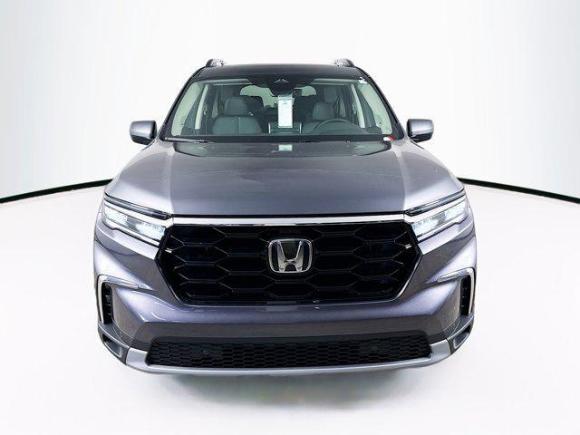 new 2025 Honda Pilot car, priced at $45,622
