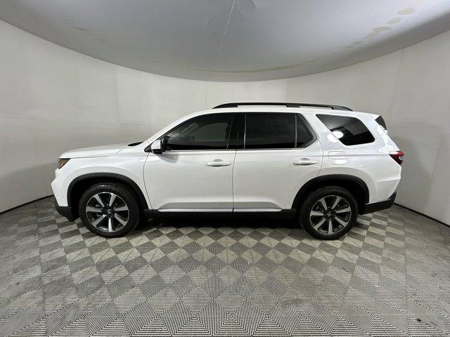 new 2024 Honda Pilot car, priced at $47,253