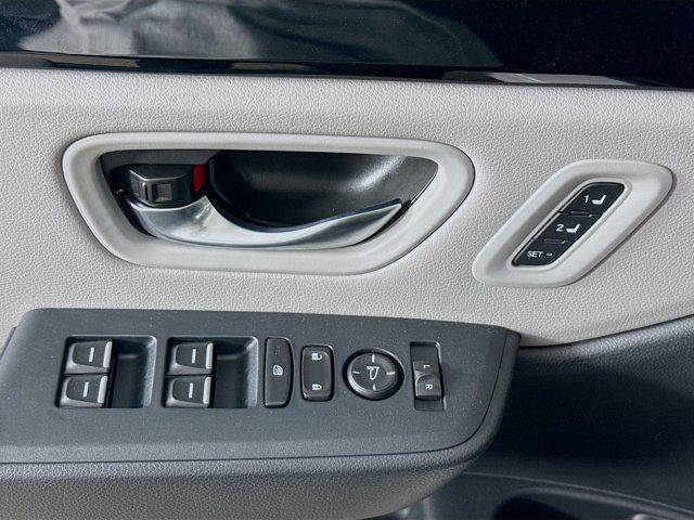 new 2025 Honda Pilot car, priced at $43,931