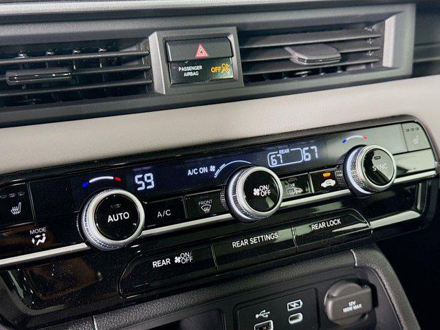 new 2025 Honda Pilot car, priced at $43,931