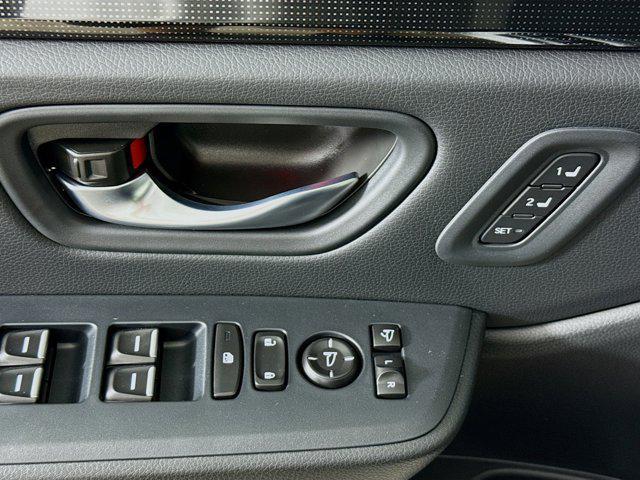 new 2025 Honda Pilot car, priced at $52,951