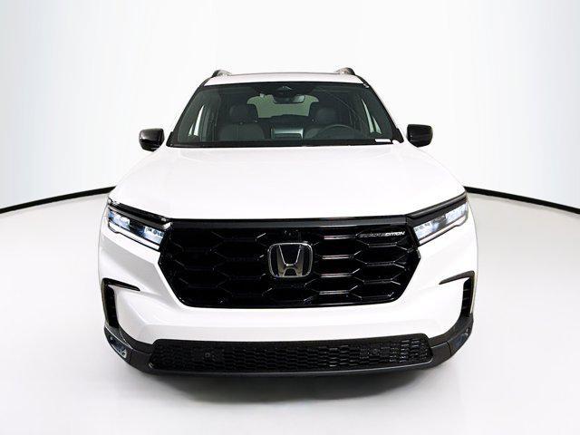 new 2025 Honda Pilot car, priced at $52,951