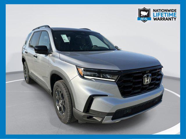 new 2025 Honda Pilot car, priced at $47,797