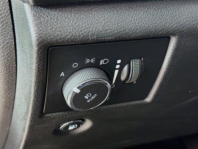 used 2021 Jeep Grand Cherokee car, priced at $19,196