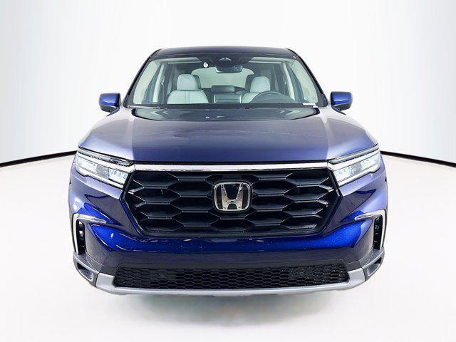 new 2025 Honda Pilot car, priced at $43,153