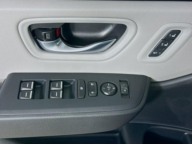 new 2025 Honda Pilot car, priced at $43,153