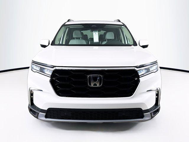 new 2025 Honda Pilot car, priced at $46,049
