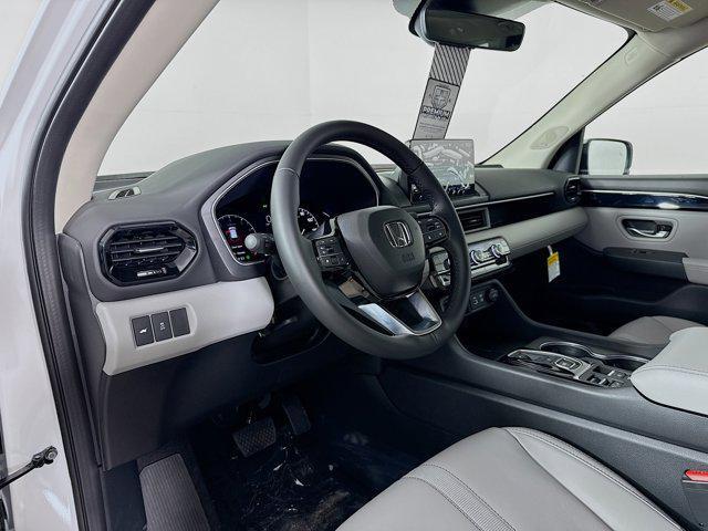 new 2025 Honda Pilot car, priced at $46,049