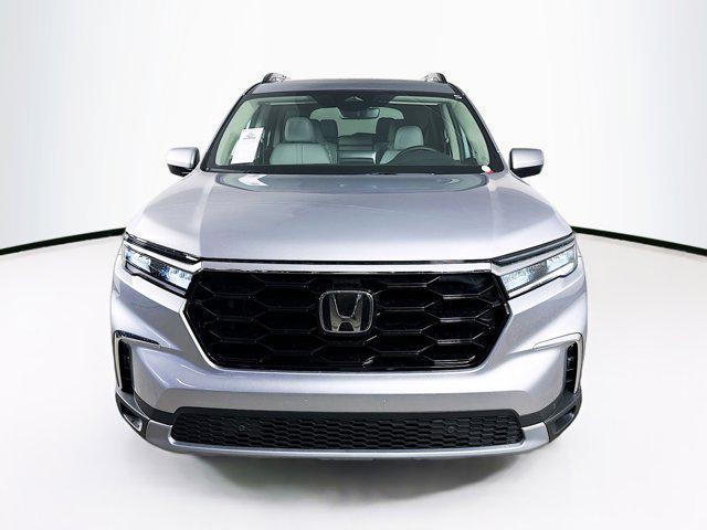 new 2025 Honda Pilot car, priced at $45,622