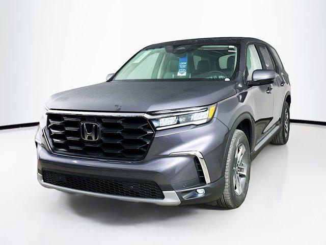 new 2025 Honda Pilot car, priced at $43,867