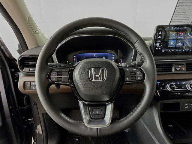 new 2025 Honda Pilot car, priced at $52,625