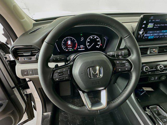 new 2025 Honda Pilot car, priced at $44,916