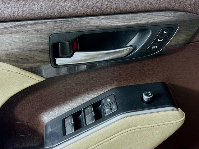 used 2021 Toyota Highlander car, priced at $36,079