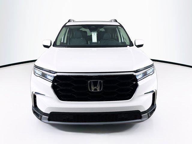 new 2025 Honda Pilot car, priced at $50,971
