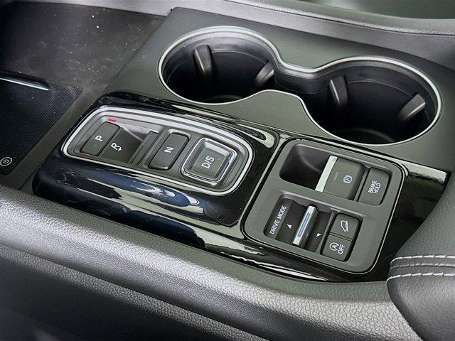 new 2025 Honda Pilot car, priced at $42,987