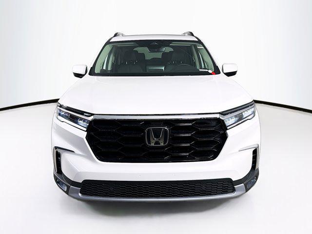 new 2025 Honda Pilot car, priced at $49,964