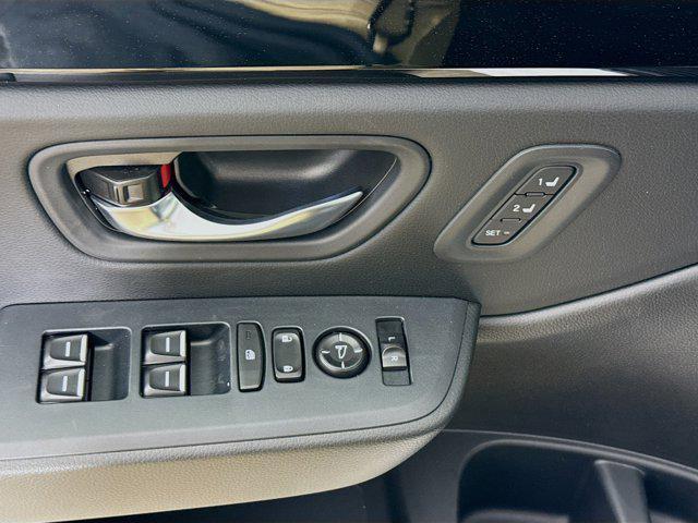 new 2025 Honda Pilot car, priced at $49,964
