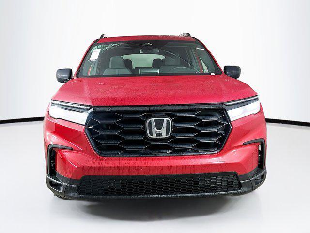 new 2025 Honda Pilot car, priced at $40,476