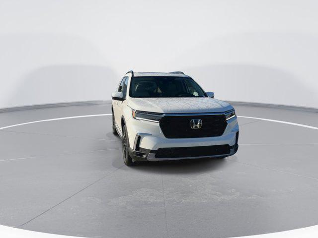 new 2025 Honda Pilot car, priced at $52,180