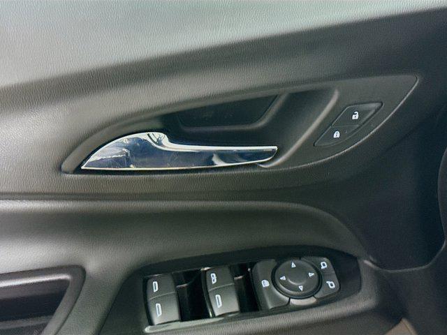 used 2022 Chevrolet Equinox car, priced at $21,084