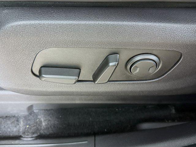 used 2024 Kia Carnival car, priced at $30,093