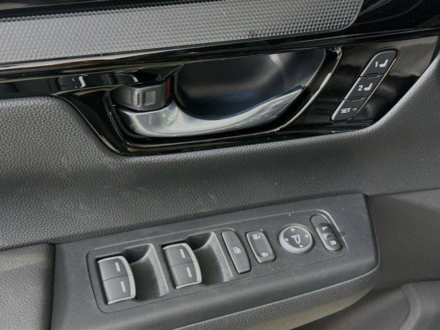 new 2025 Honda CR-V Hybrid car, priced at $39,823