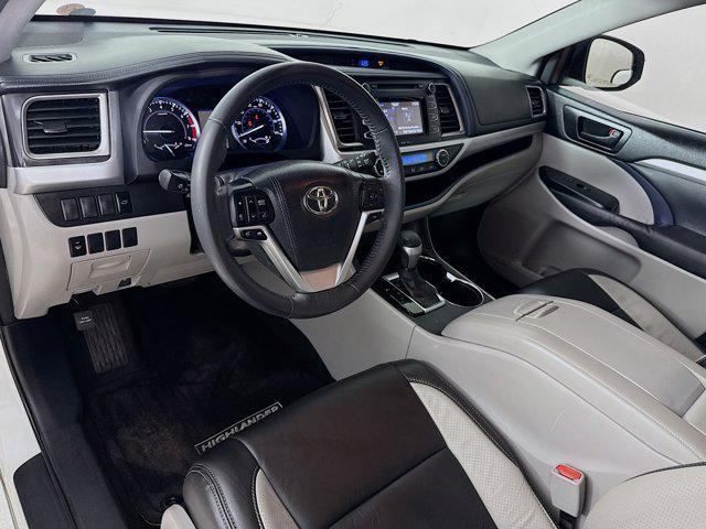 used 2015 Toyota Highlander car, priced at $13,086
