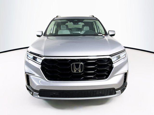 new 2025 Honda Pilot car, priced at $51,136