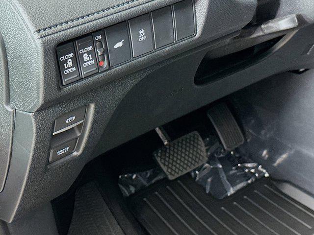 new 2025 Honda Odyssey car, priced at $42,821