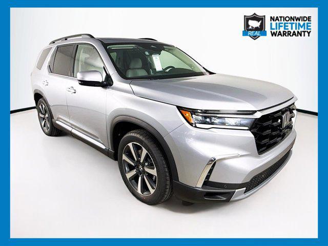 new 2025 Honda Pilot car, priced at $45,622