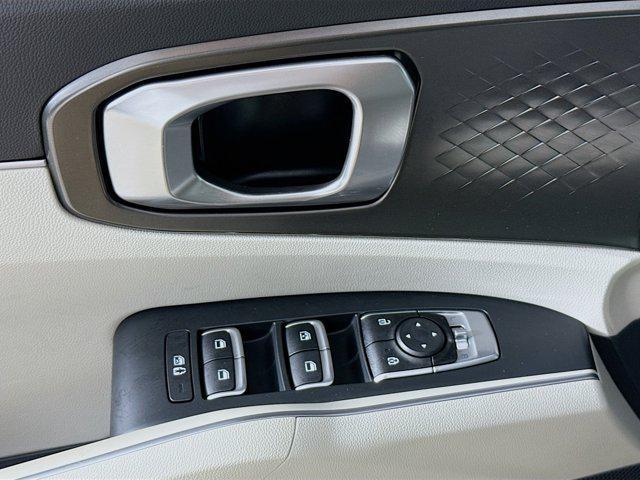 used 2022 Kia Sorento Hybrid car, priced at $24,714