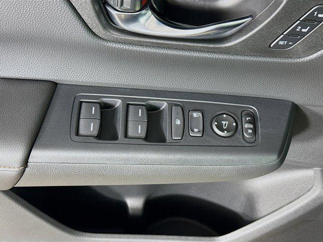 new 2025 Honda CR-V Hybrid car, priced at $39,288