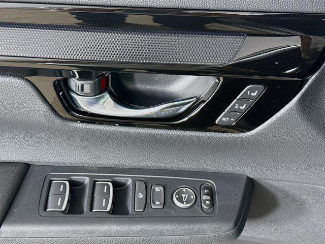 new 2025 Honda CR-V Hybrid car, priced at $40,822