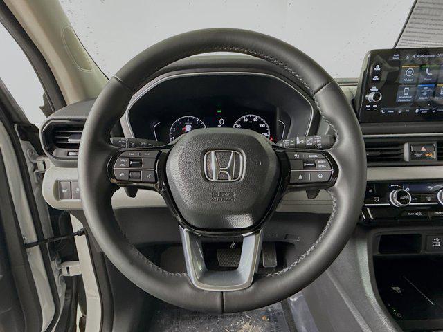 new 2025 Honda Pilot car, priced at $42,987