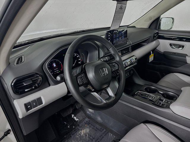 new 2025 Honda Pilot car, priced at $42,987