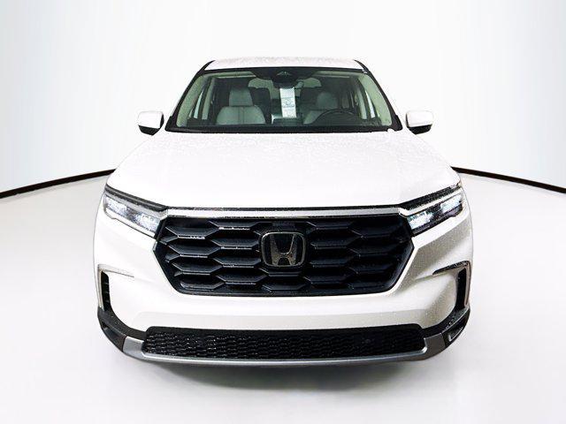 new 2025 Honda Pilot car, priced at $42,987