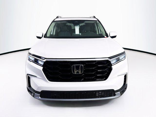new 2025 Honda Pilot car, priced at $48,002