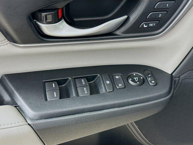 used 2022 Honda CR-V car, priced at $27,894