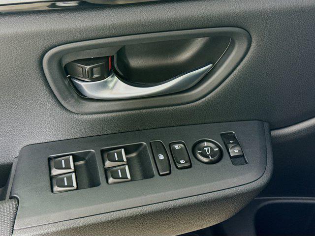 new 2025 Honda Pilot car, priced at $41,695