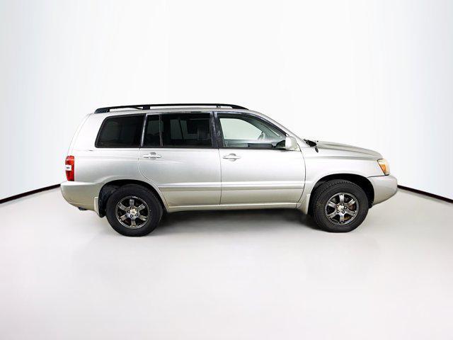 used 2005 Toyota Highlander car, priced at $6,788