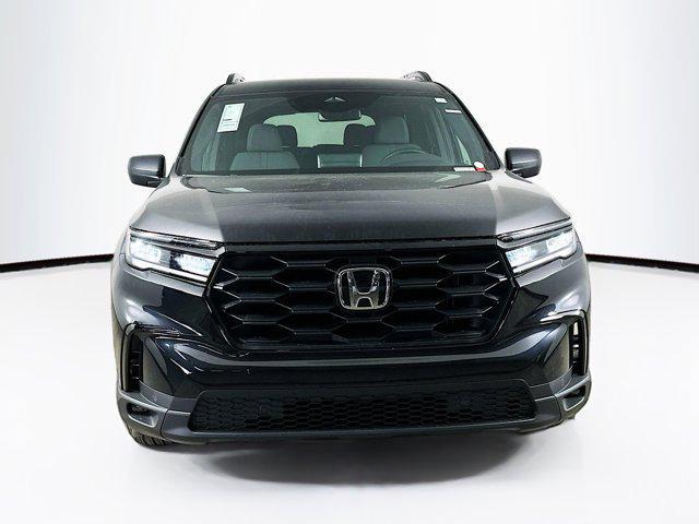 new 2025 Honda Pilot car, priced at $39,994