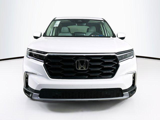 new 2025 Honda Pilot car, priced at $45,087