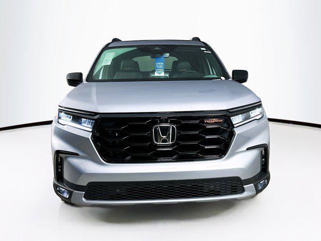 new 2025 Honda Pilot car, priced at $48,302