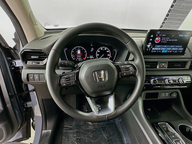 new 2025 Honda Pilot car, priced at $47,668