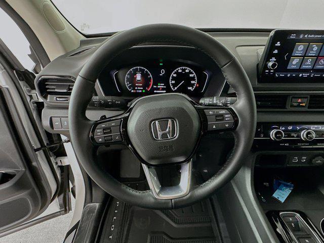 new 2025 Honda Pilot car, priced at $45,087