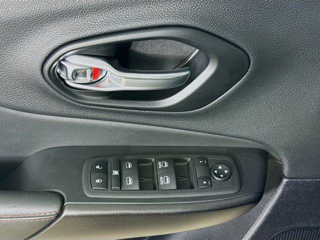 used 2022 Jeep Cherokee car, priced at $26,088