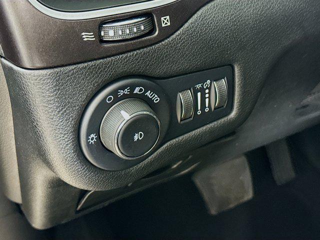 used 2022 Jeep Cherokee car, priced at $26,088