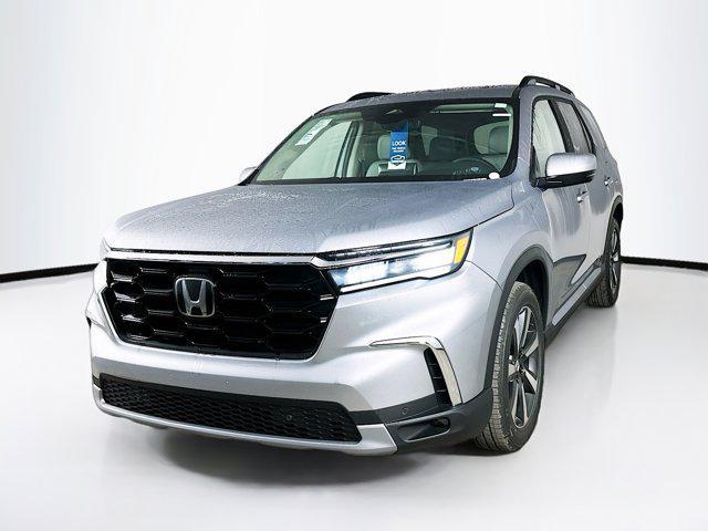 new 2025 Honda Pilot car, priced at $49,103